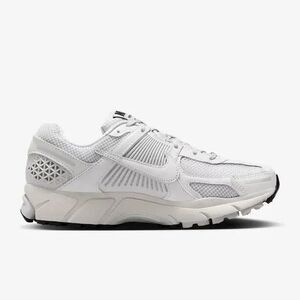 NEW Nike Vomero 5 Shoes "Vast Grey" (Women's 10, Men's 8.5)